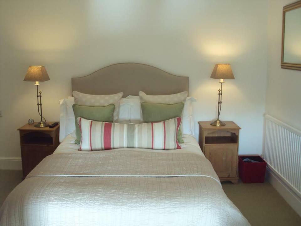 Bed and Breakfast Woodlands Лоо Екстер'єр фото